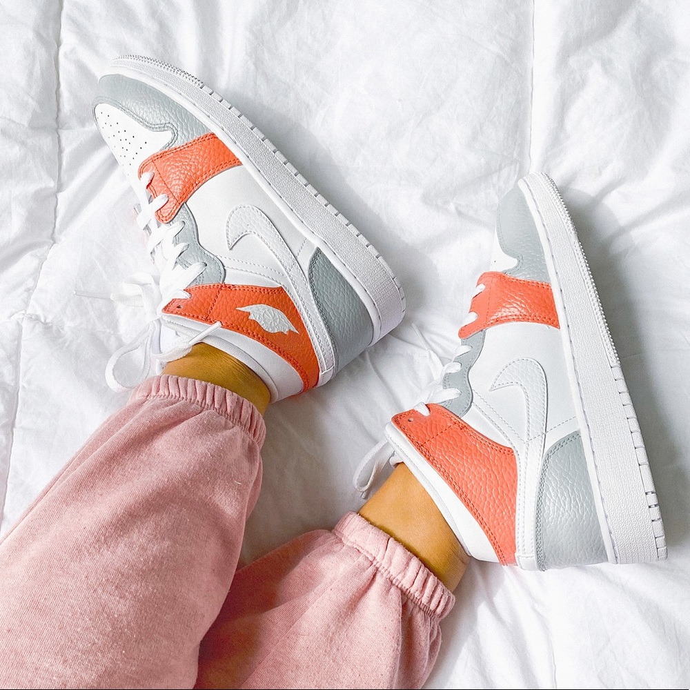 Nike custom air jordan 1 sneakers - Picture 3 of 5